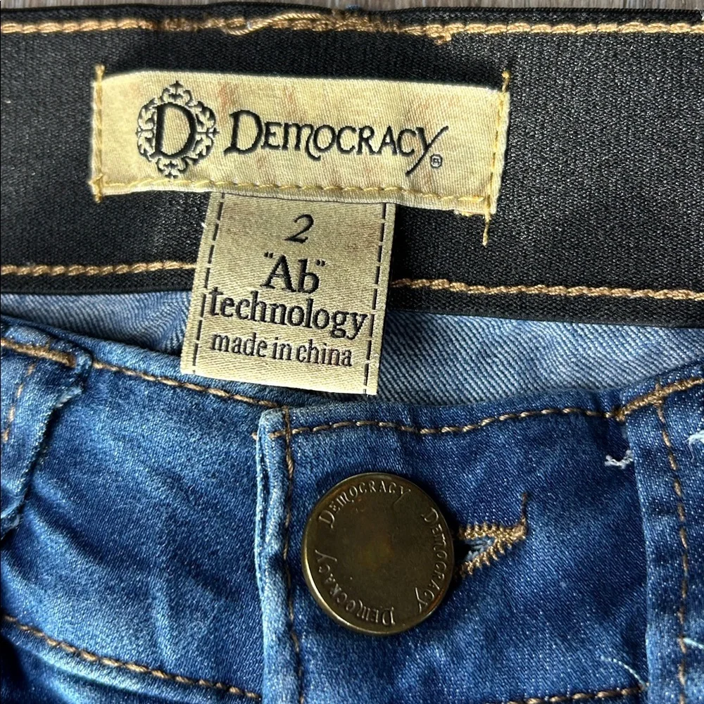 Democracy “Ab Technology” Ankle Jeans Size 2